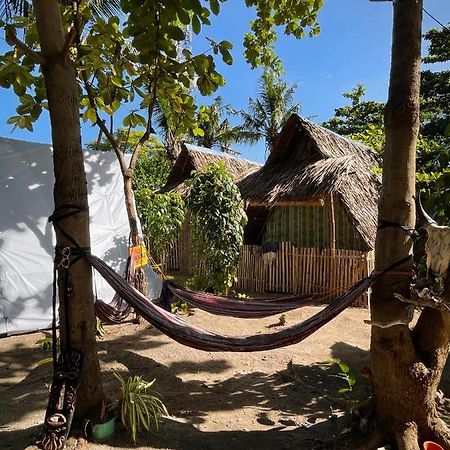Tribal Huts Community Hostel Daanbantayan Buitenkant foto