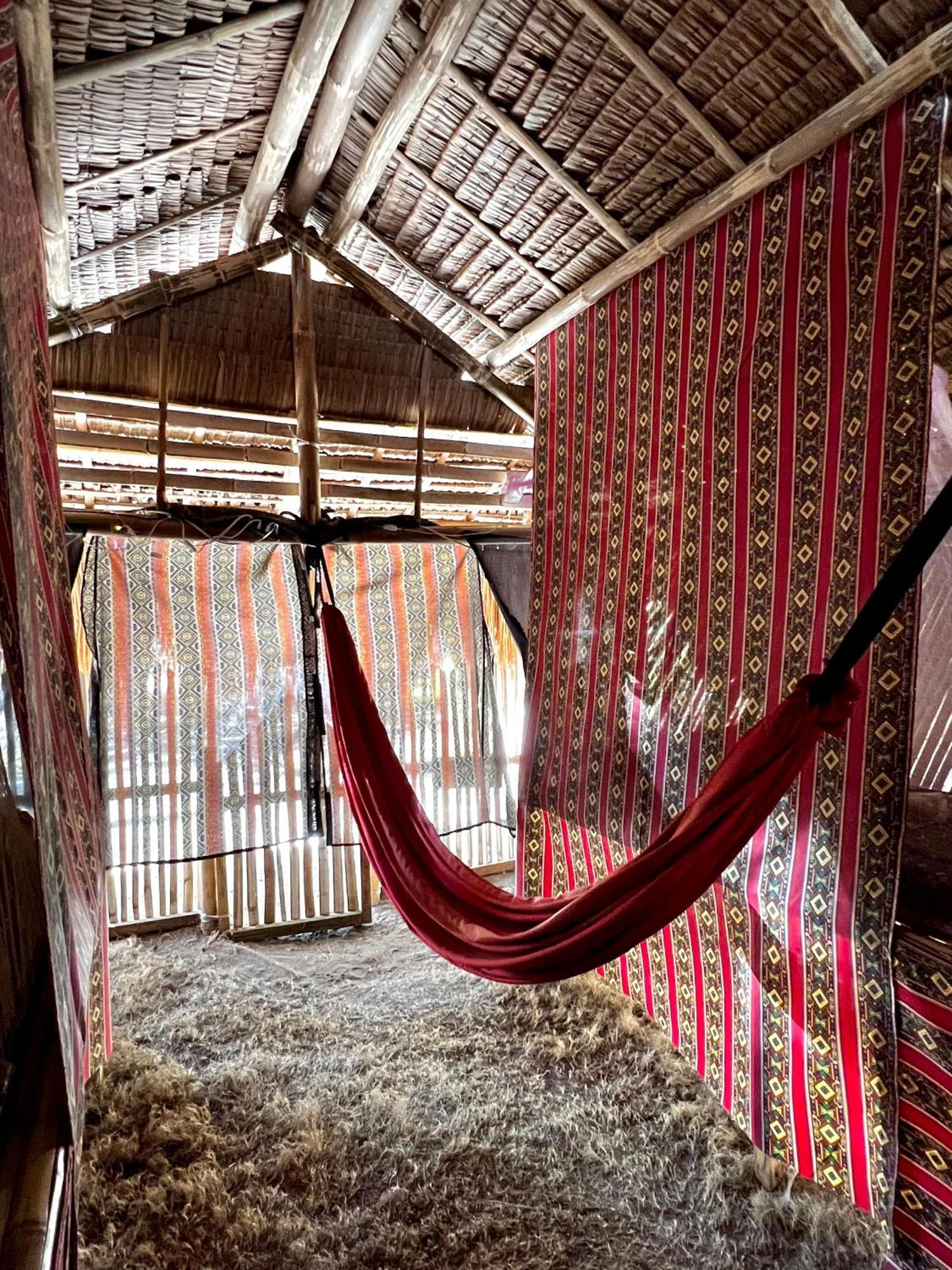 Tribal Huts Community Hostel Daanbantayan Buitenkant foto