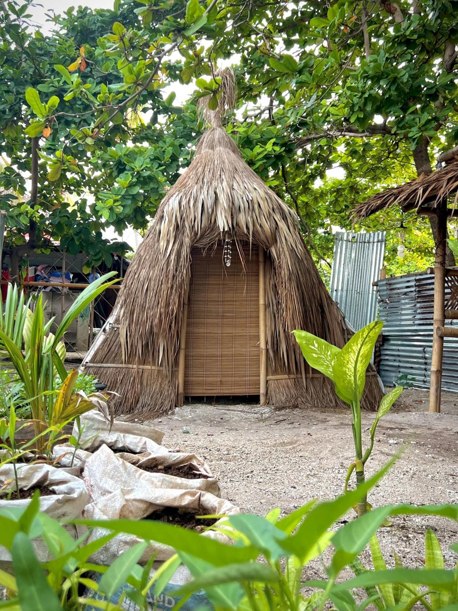 Tribal Huts Community Hostel Daanbantayan Kamer foto