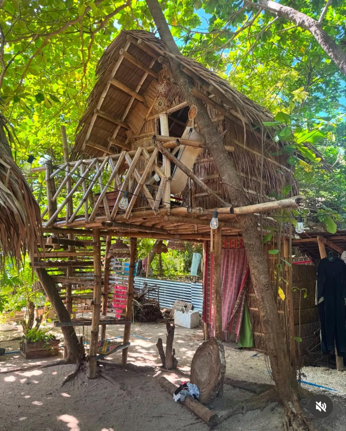 Tribal Huts Community Hostel Daanbantayan Buitenkant foto